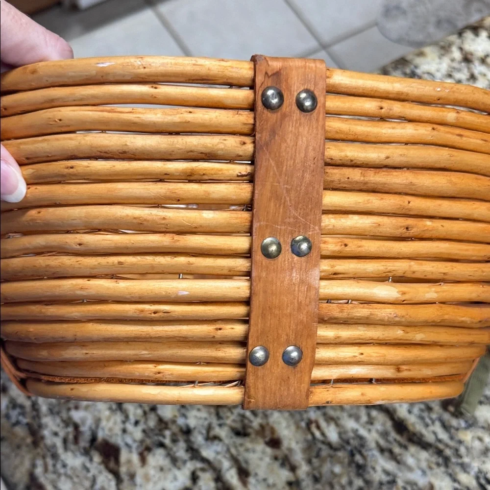 Baskets Oval Rustic Brown Wicker Baskets Set and 1 Green Leaf Liner